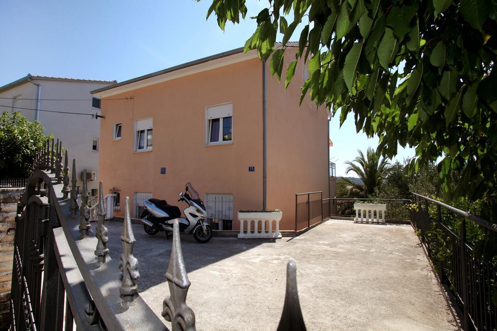 Apartments Jasmin Trogir Exterior photo